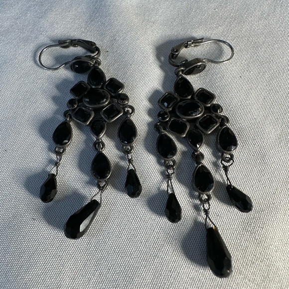Dainty style KC drippy chandelier earrings - Picture 4 of 4